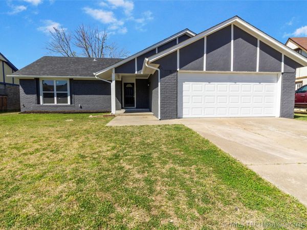 8418 N 117th East East Avenue , Owasso, OK 74055