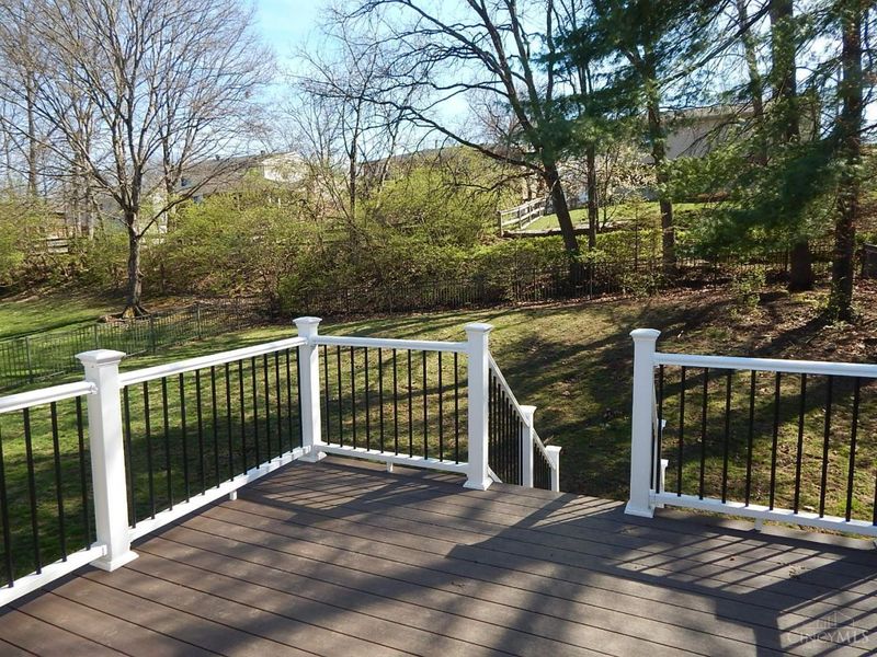 6601 Ripplewood Lane, Cincinnati, OH 45230 Photo 2