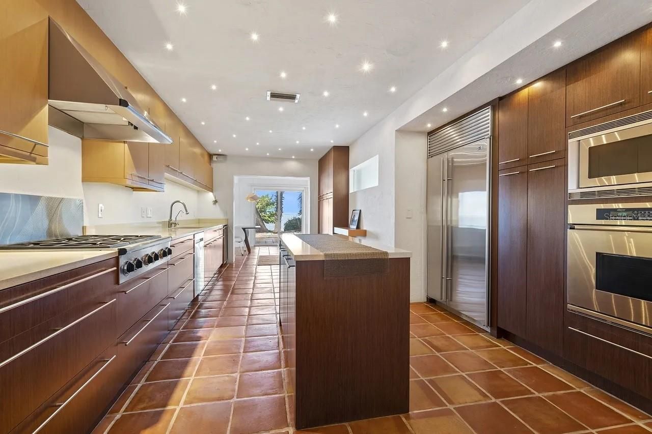 3127 Bay Shore Road, Sarasota, FL 34234 Photo