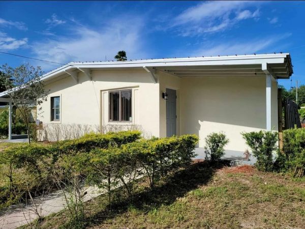 2016 Golfview Court, Fort Pierce, FL 34950