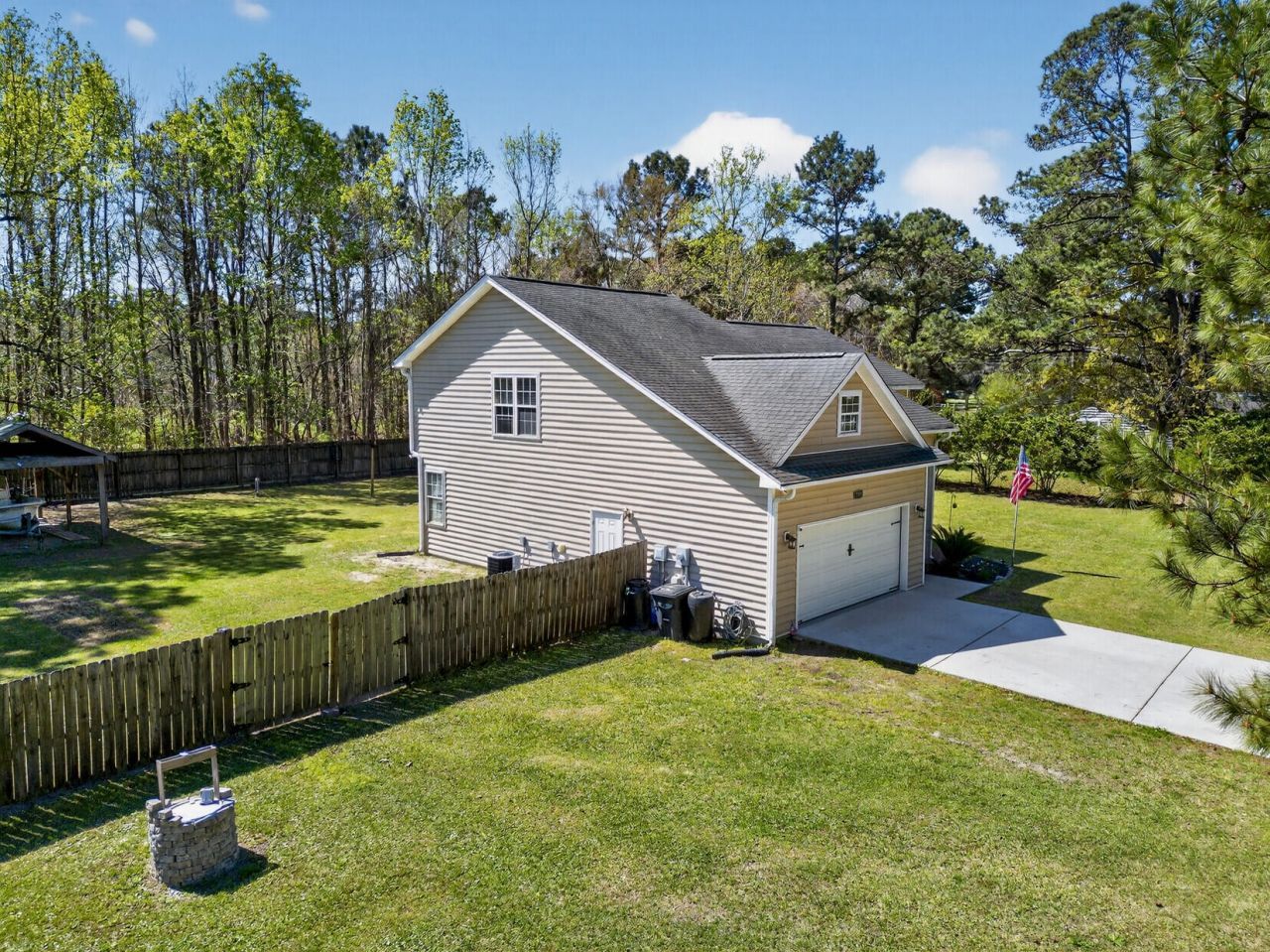 7389 Commodore Road Photo 10