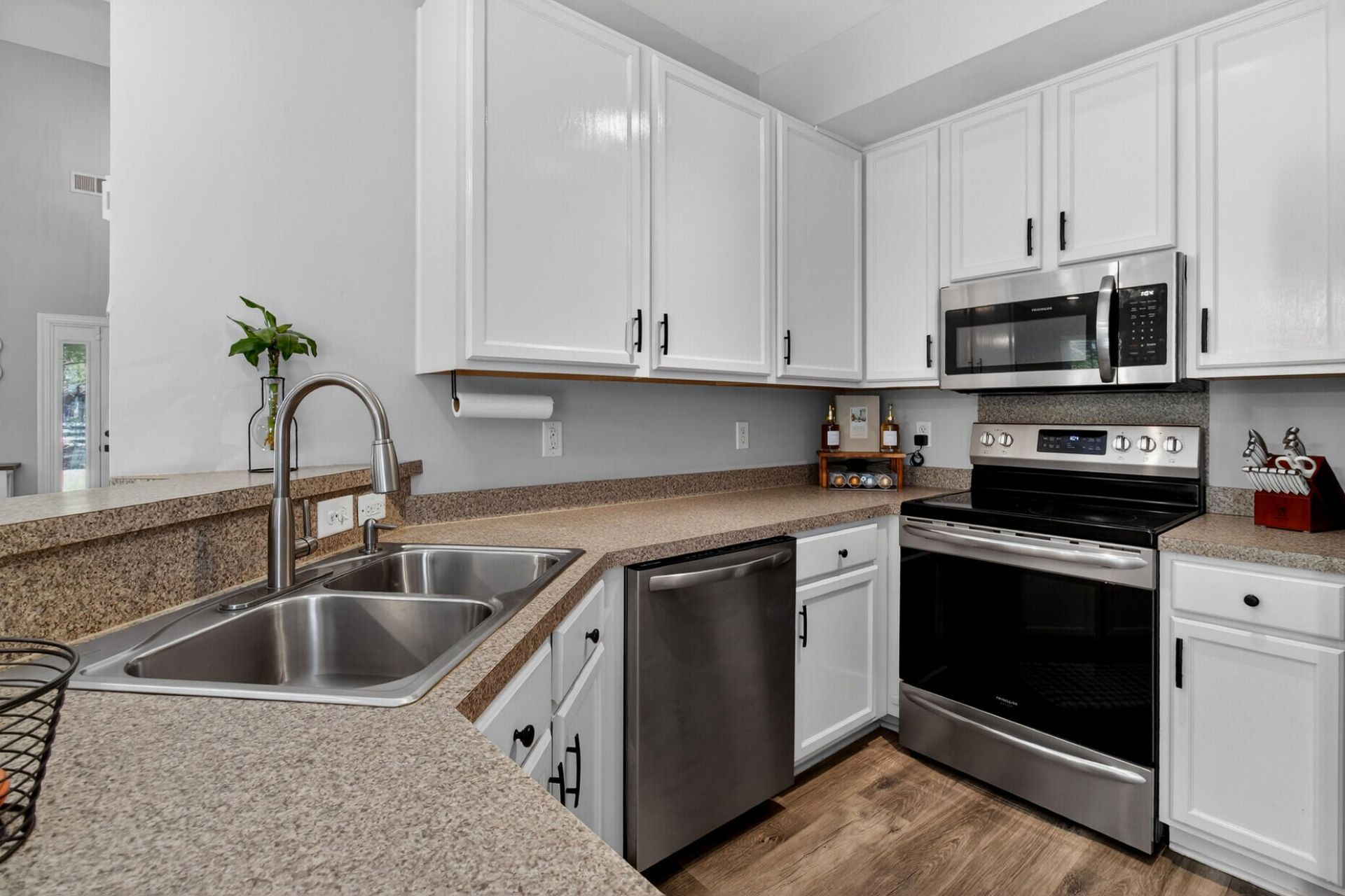7389 Commodore Road Photo 23