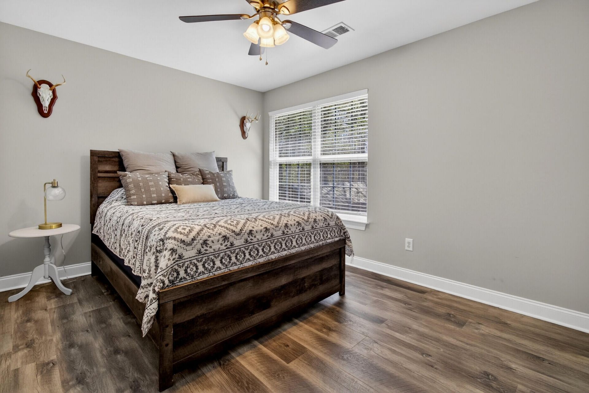 7389 Commodore Road Photo 36