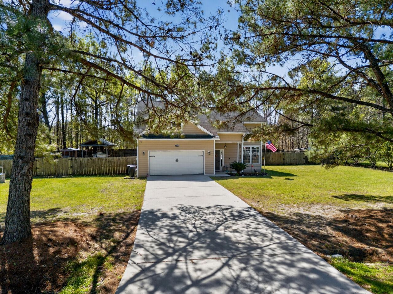 7389 Commodore Road Photo 5