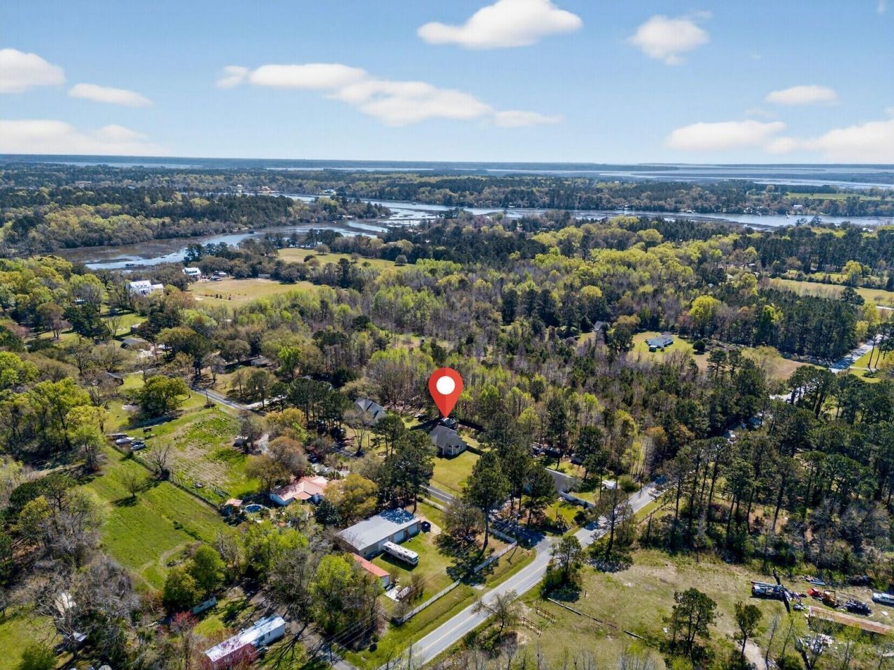 7389 Commodore Road Photo 58