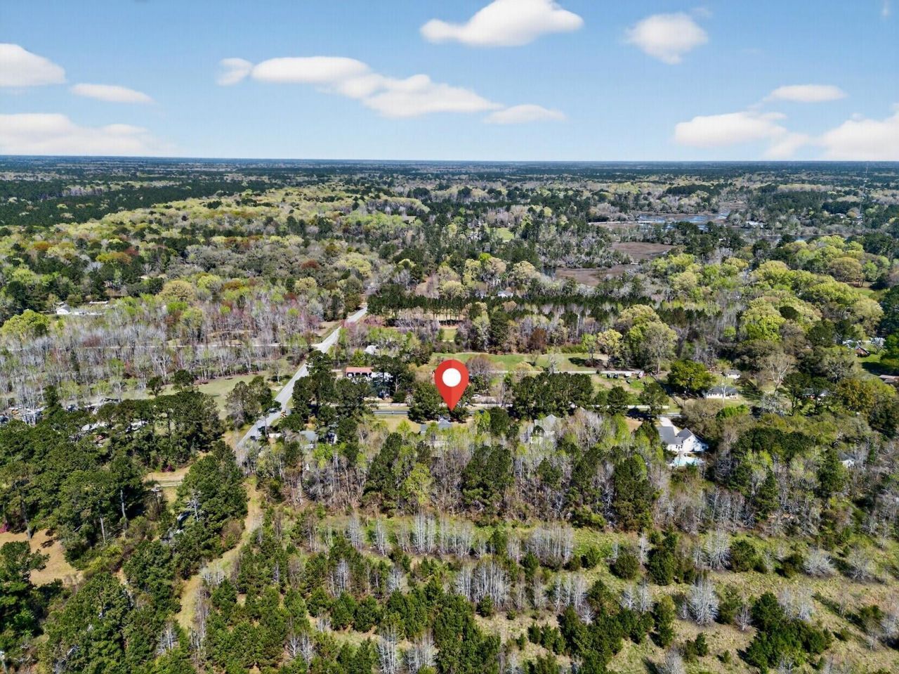 7389 Commodore Road Photo 6