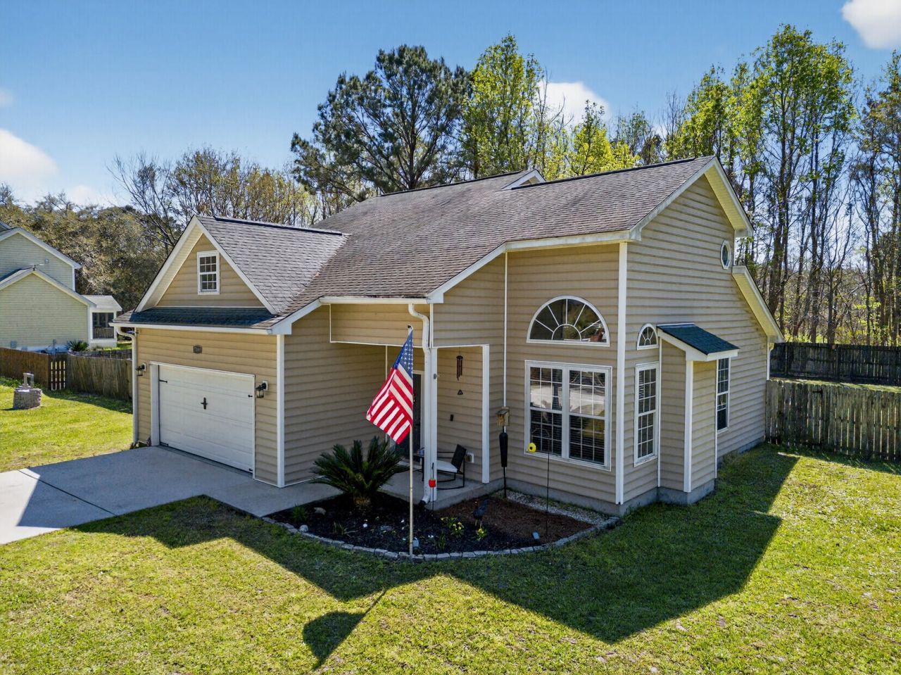 7389 Commodore Road Photo 9