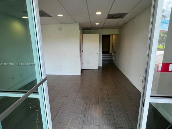 8221 NW 30th Ter, Doral, FL 33198