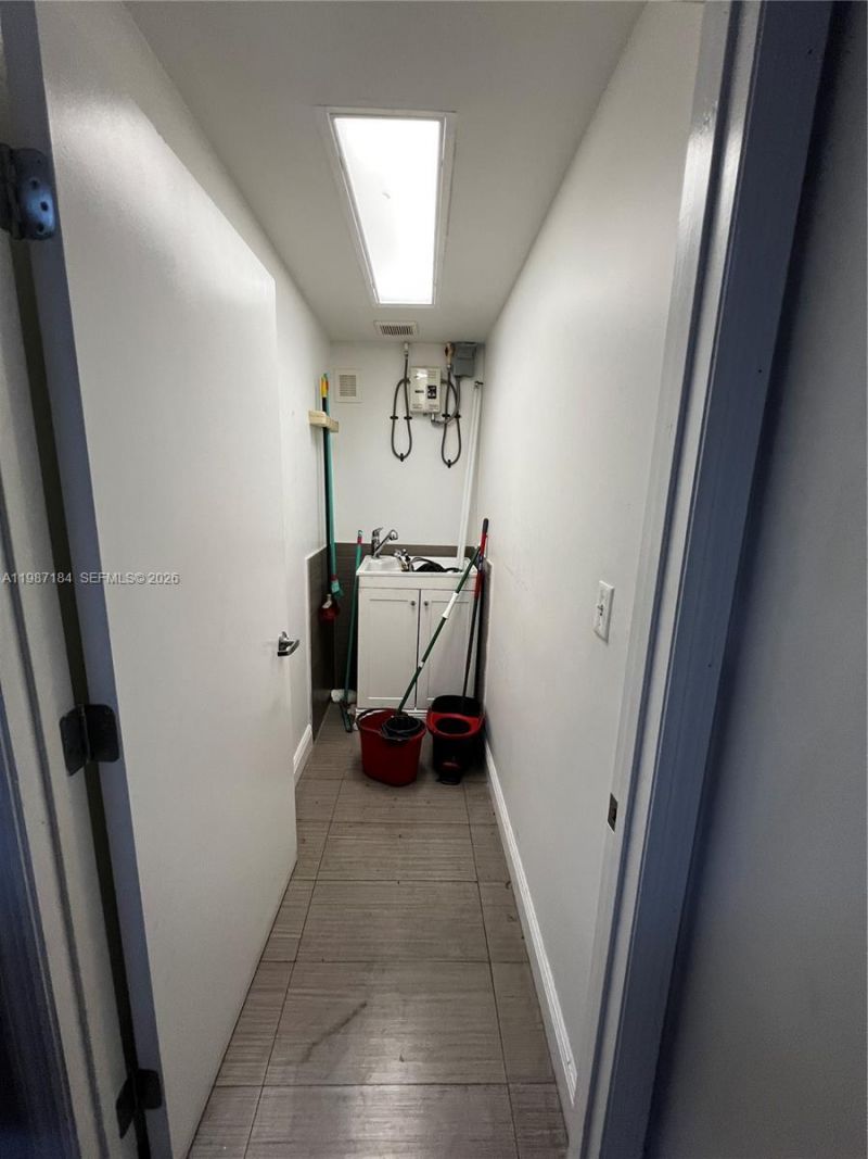 8221 NW 30th Ter, Doral, FL 33198 Photo