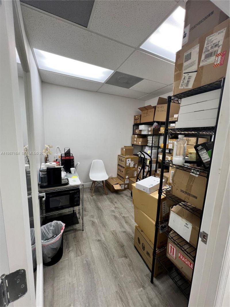 8221 NW 30th Ter, Doral, FL 33198 Photo
