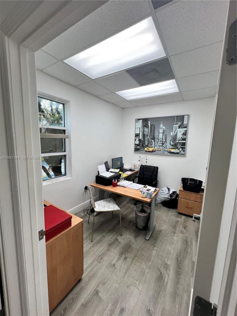 8221 NW 30th Ter, Doral, FL 33198 Photo