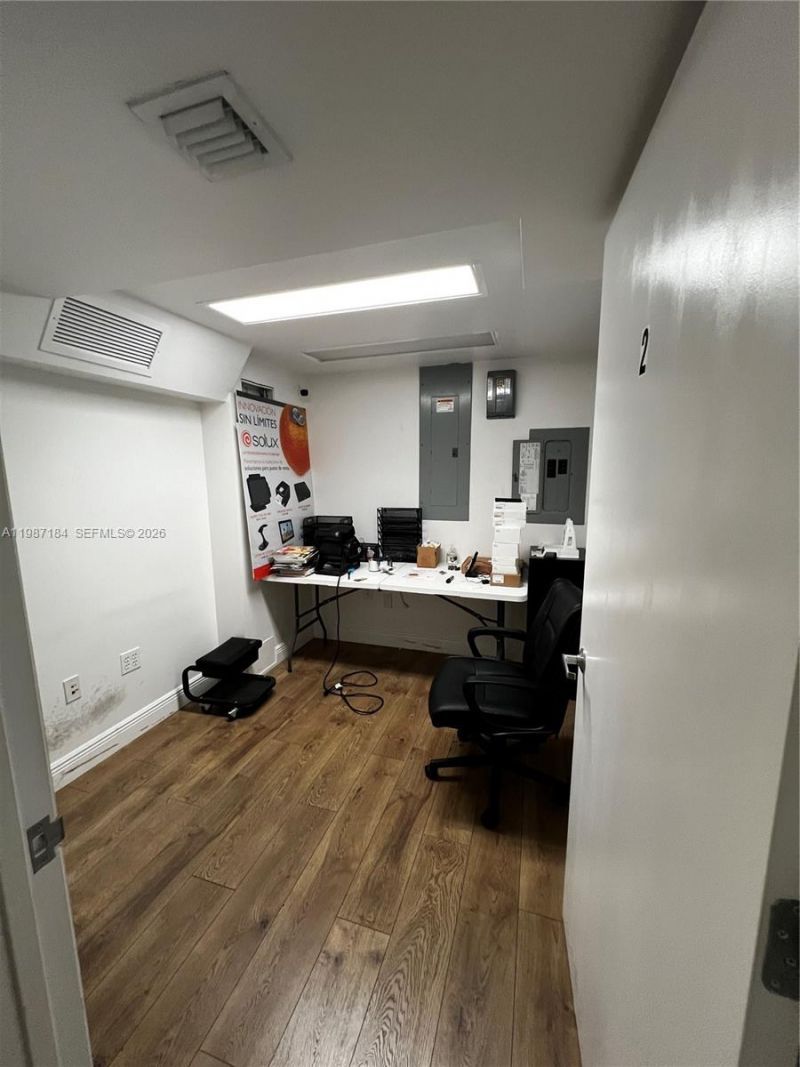 8221 NW 30th Ter, Doral, FL 33198 Photo