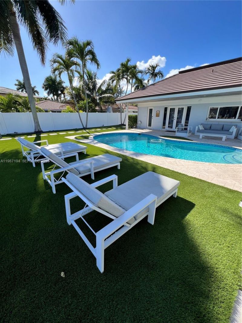 5510 Bayview Dr , Fort Lauderdale, FL 33308 Photo