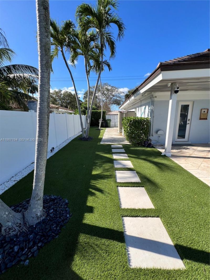 5510 Bayview Dr , Fort Lauderdale, FL 33308 Photo