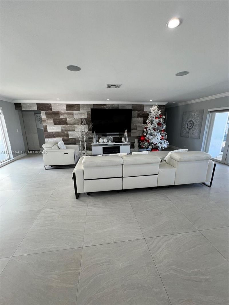 5510 Bayview Dr , Fort Lauderdale, FL 33308 Photo