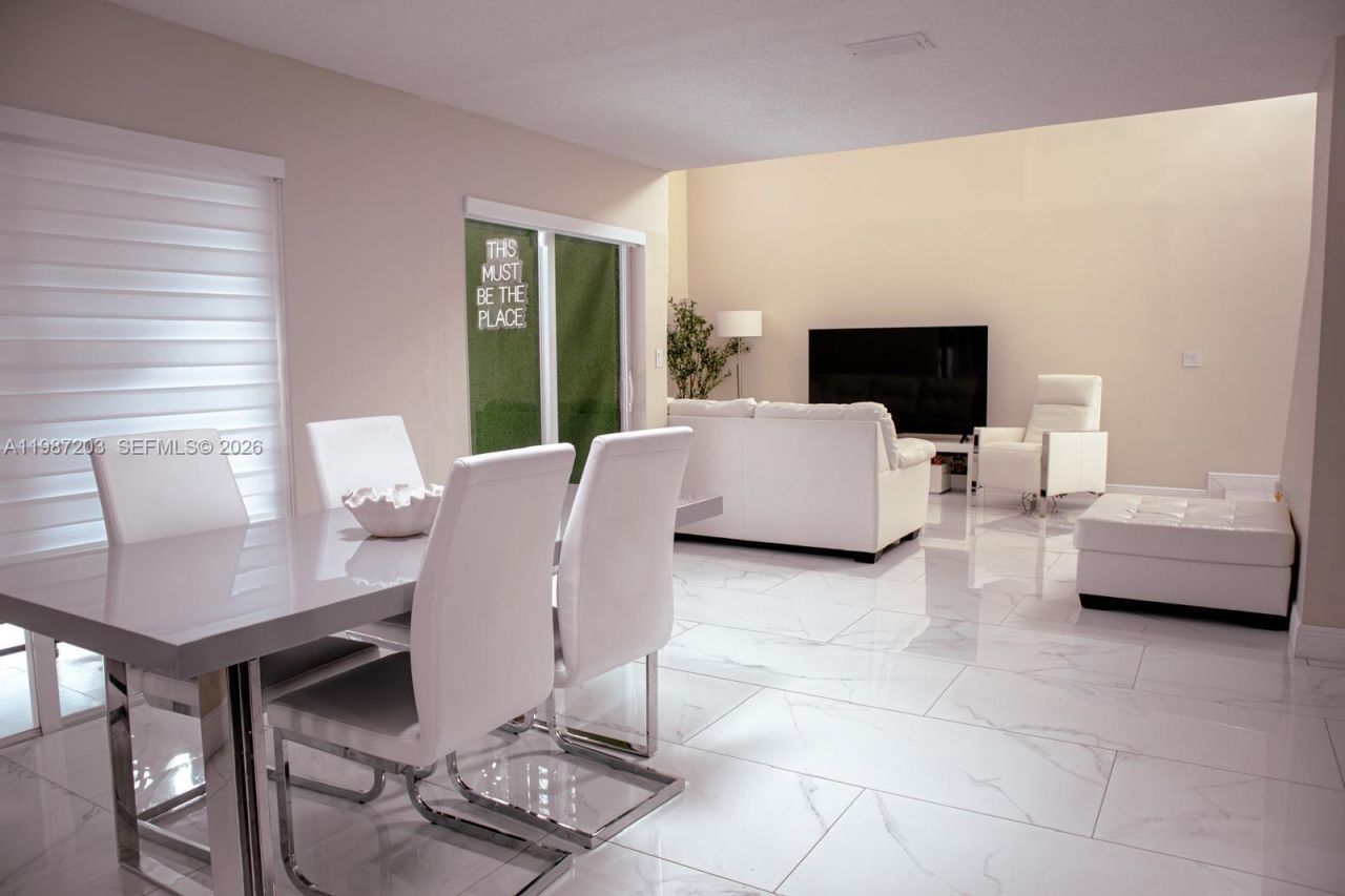 15022 SW 143rd Ter, Unit 1, Miami, FL 33196 Photo