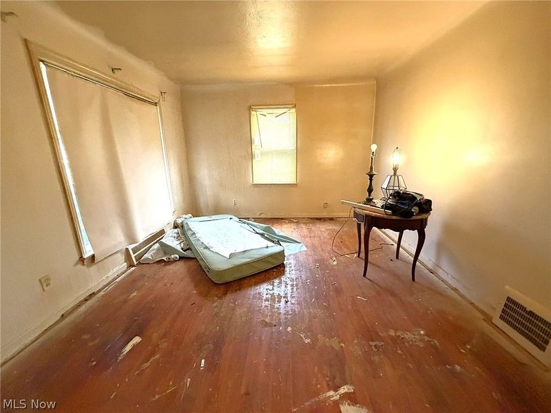 4385 E 175th Street, Cleveland, OH 44128 Photo 3