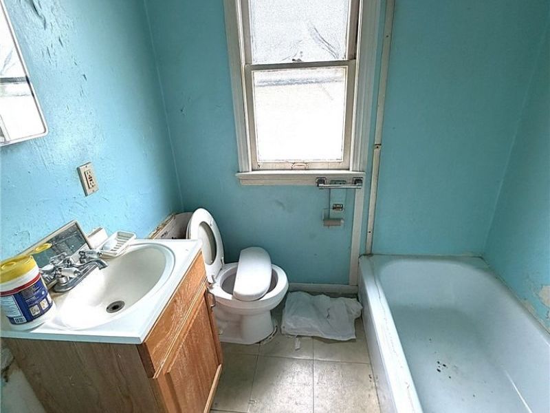 4385 E 175th Street, Cleveland, OH 44128 Photo 4