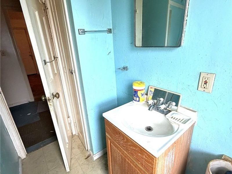 4385 E 175th Street, Cleveland, OH 44128 Photo 5