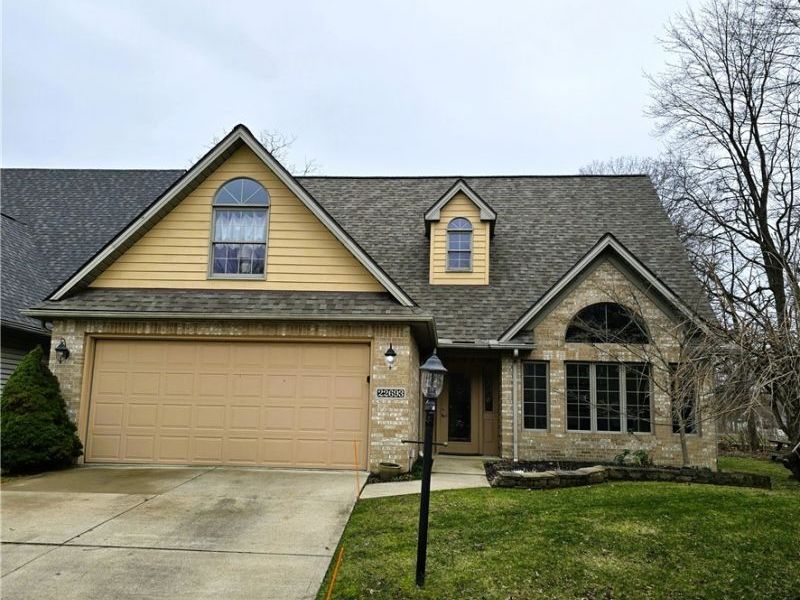 22693 Melissa Lane, Strongsville, OH 44149 Photo 1