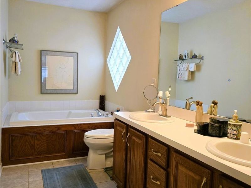 22693 Melissa Lane, Strongsville, OH 44149 Photo 17