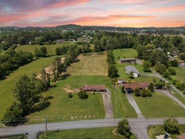 386 b Boggs Road, London, KY 40744