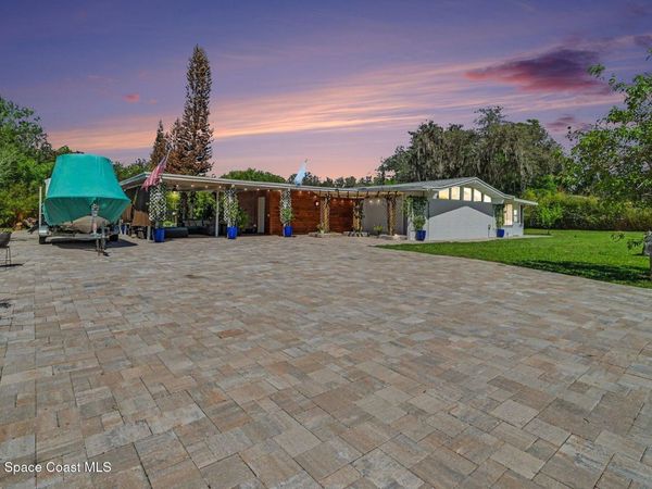 2207 Poinsettia Drive , DeLand, FL 32724