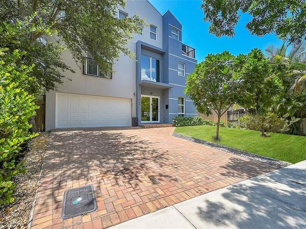 640 NE 17th Way, Fort Lauderdale, FL 33304