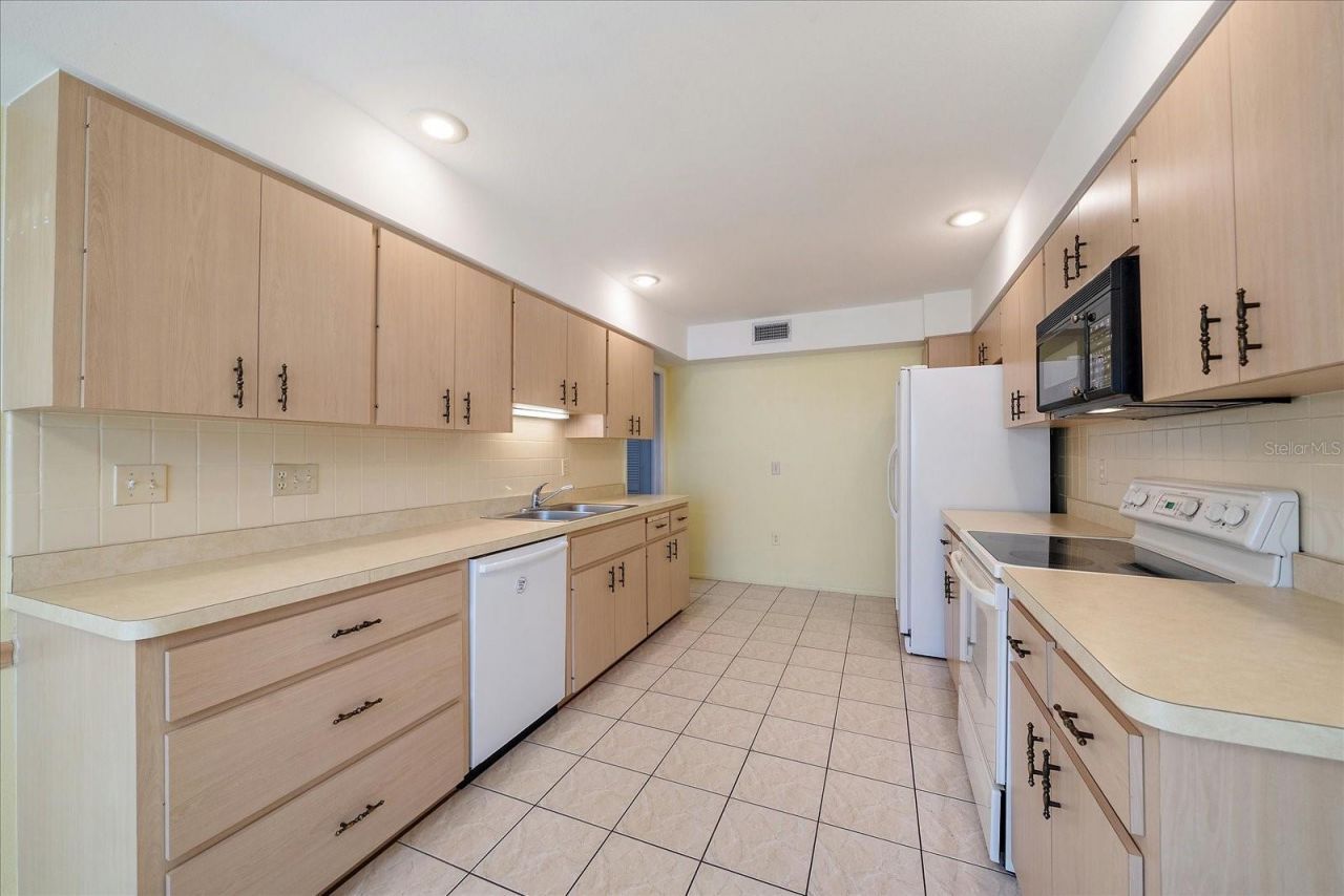 3527 52nd Avenue W, Bradenton, FL 34210 Photo