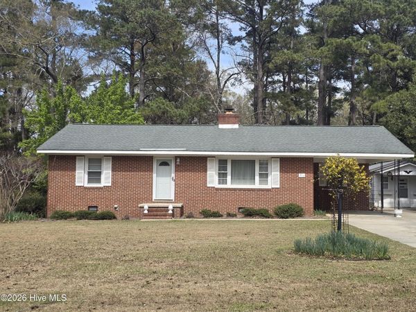 214 E Bladen Street , Bladenboro, NC 28320