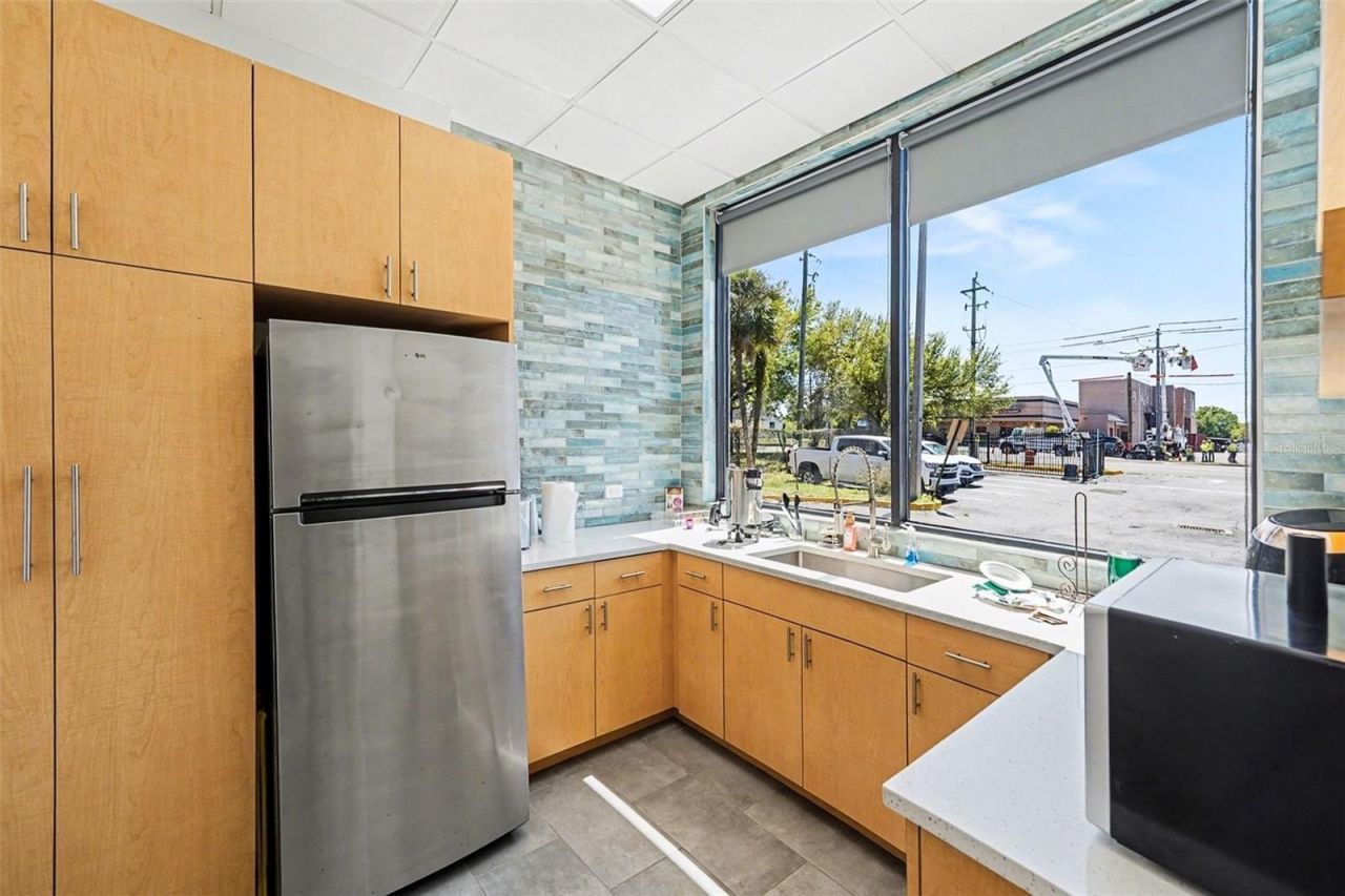 2304 E Busch Boulevard, Tampa, FL 33612 Photo