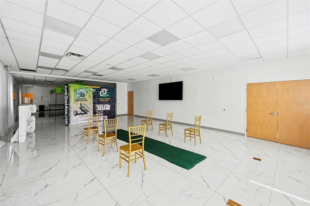 2304 E Busch Boulevard, Tampa, FL 33612 Photo