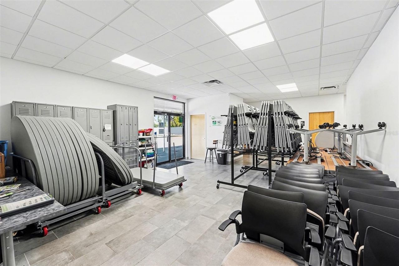 2304 E Busch Boulevard, Tampa, FL 33612 Photo