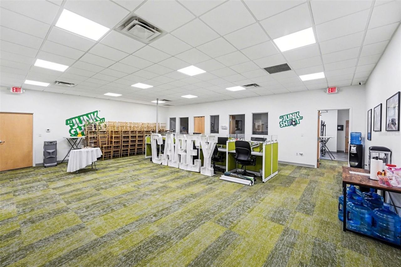 2304 E Busch Boulevard, Tampa, FL 33612 Photo