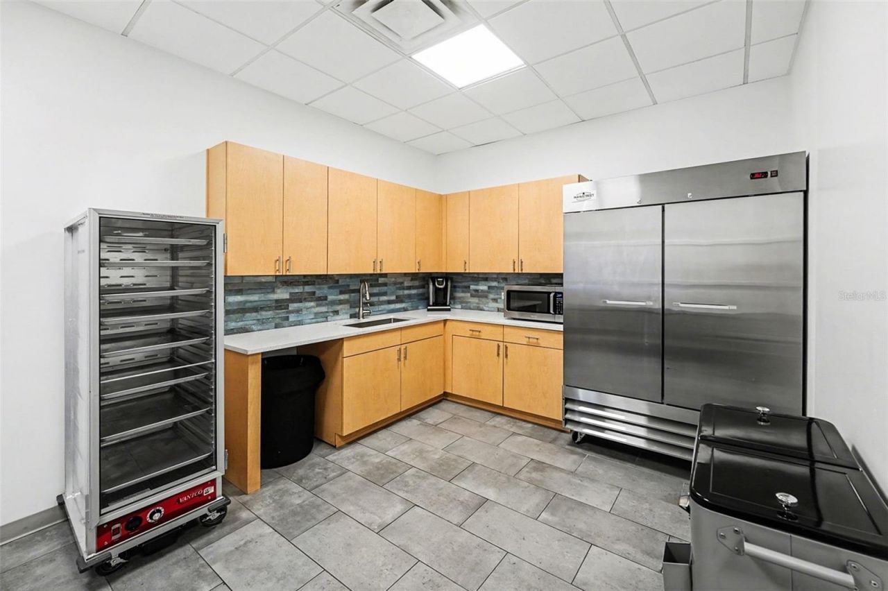 2304 E Busch Boulevard, Tampa, FL 33612 Photo