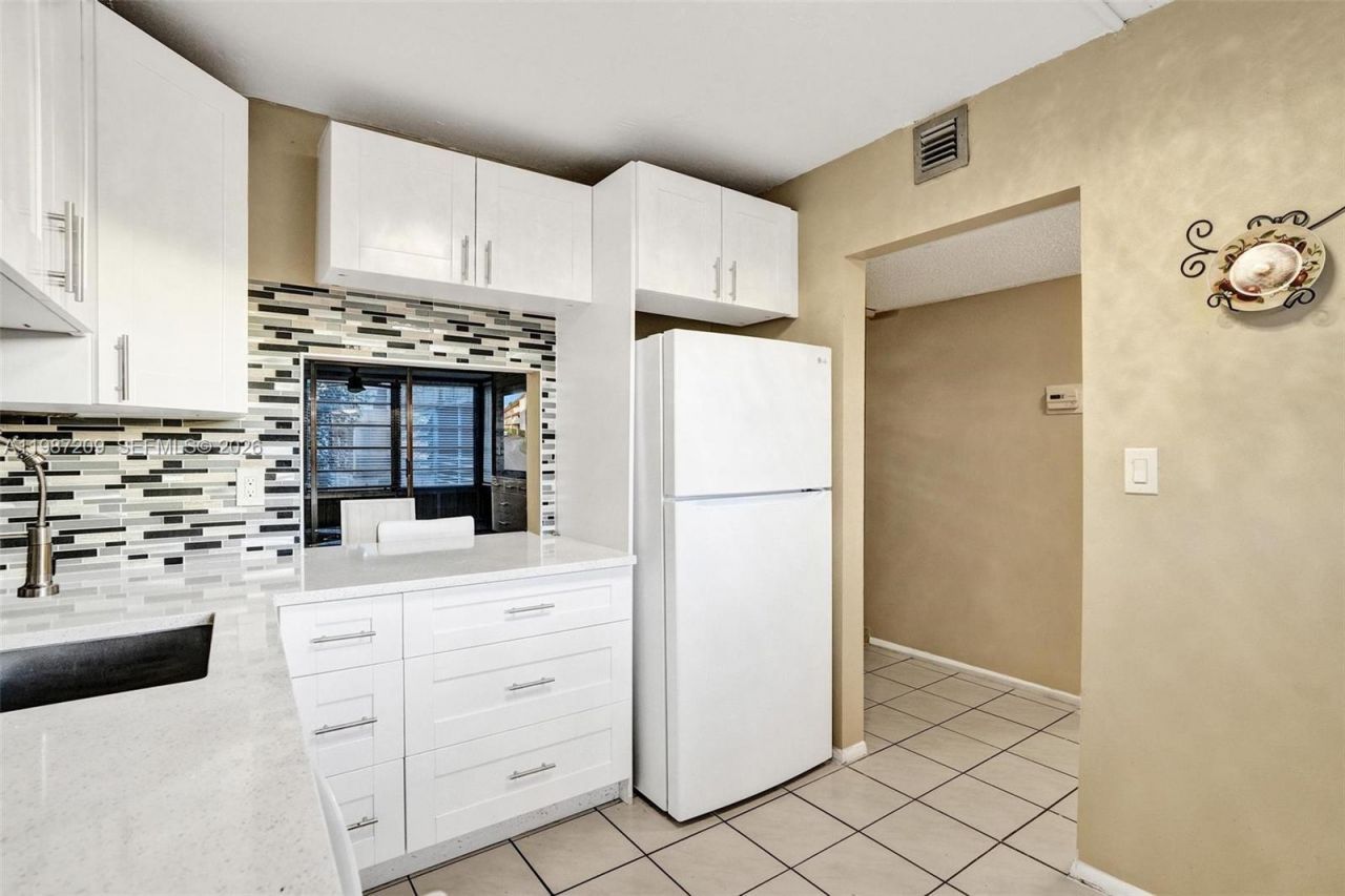 8301 Sands Point Blvd , Unit S205, Tamarac, FL 33321 Photo