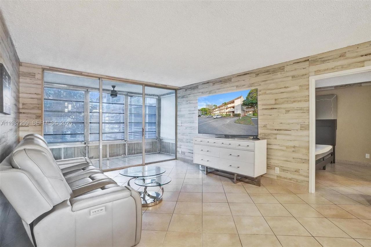 8301 Sands Point Blvd , Unit S205, Tamarac, FL 33321 Photo