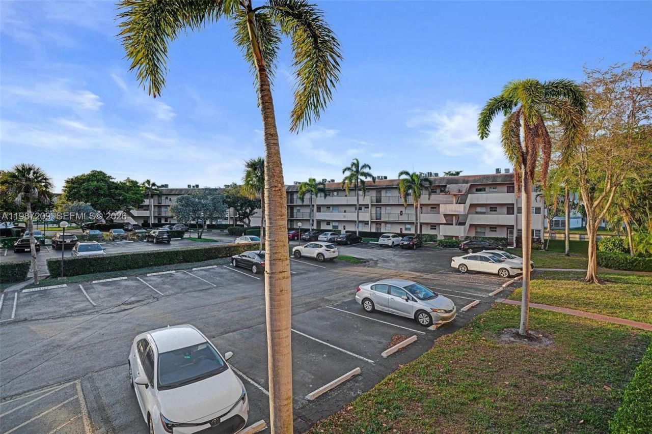 8301 Sands Point Blvd , Unit S205, Tamarac, FL 33321 Photo
