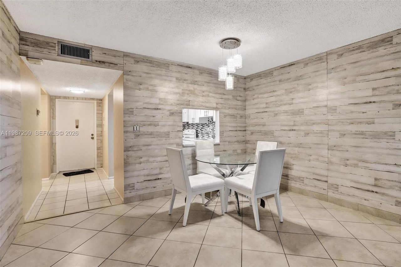 8301 Sands Point Blvd , Unit S205, Tamarac, FL 33321 Photo