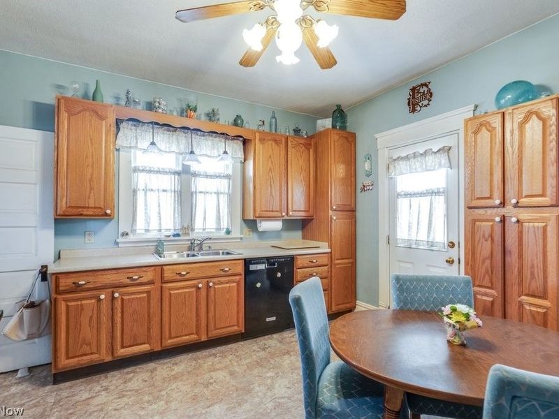 1216 W Market Street, Orrville, OH 44667 Photo 14