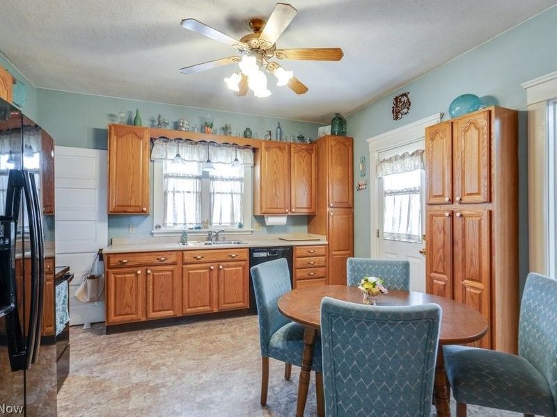 1216 W Market Street, Orrville, OH 44667 Photo 16