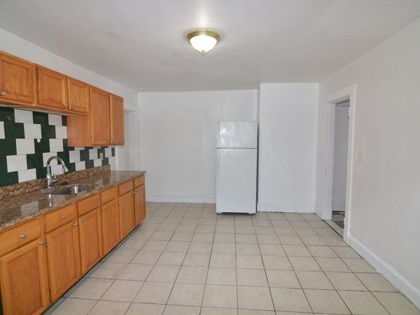 116 Phillips St, Unit 2R, Quincy, MA 02170