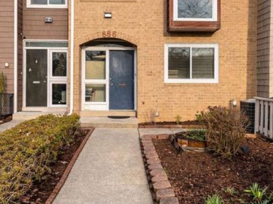 886 New Mark Esplanade, Rockville, MD 20850 Main Photo