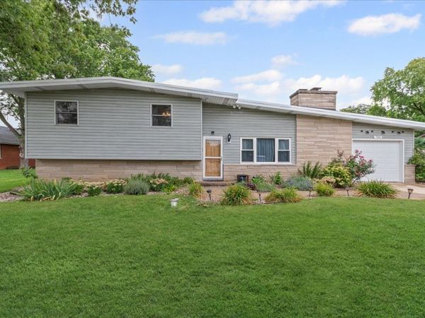 704 Helene Street, Shorewood, IL 60404