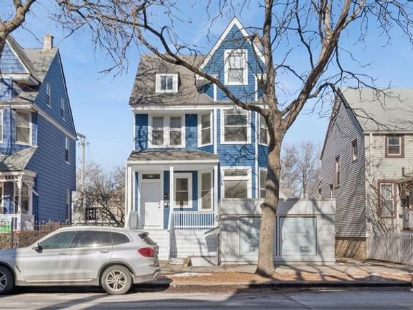 2144 W Montrose Avenue, Unit G, Chicago, IL 60618
