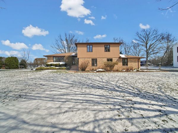 900 Saint Andrews Way , Frankfort, IL 60423