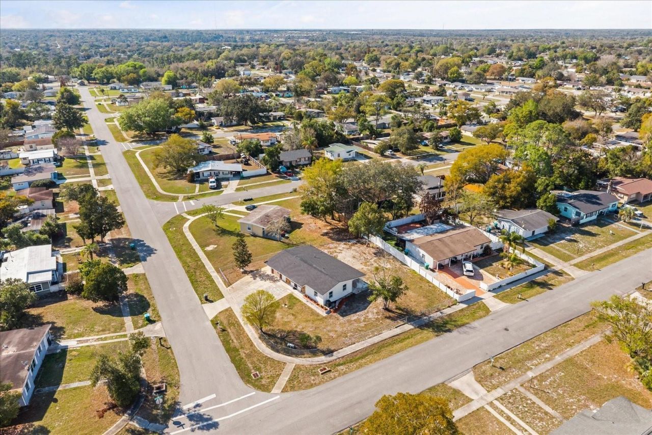 930 Radcliff Street , Deltona, FL 32725 Photo