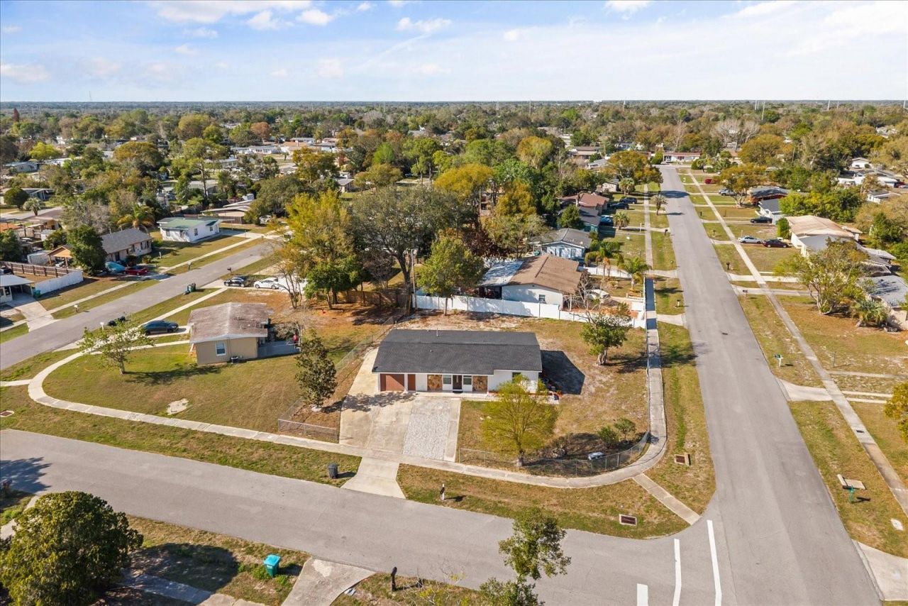 930 Radcliff Street , Deltona, FL 32725 Photo