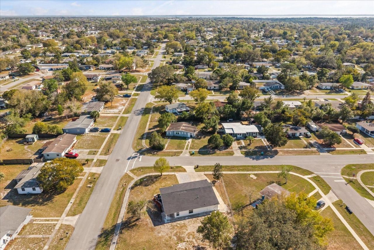 930 Radcliff Street , Deltona, FL 32725 Photo