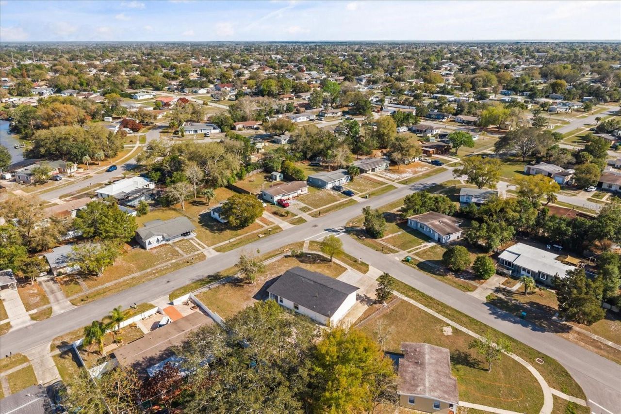 930 Radcliff Street , Deltona, FL 32725 Photo